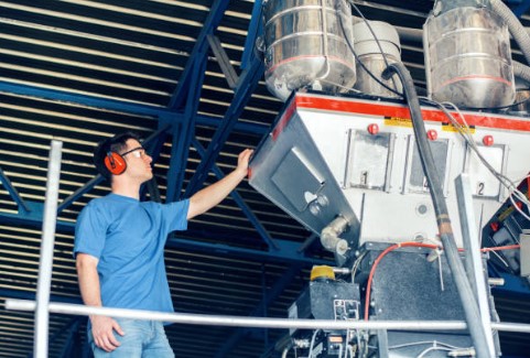 Plastik Enjeksiyon Esansları ile Çalışan Dostu Üretim